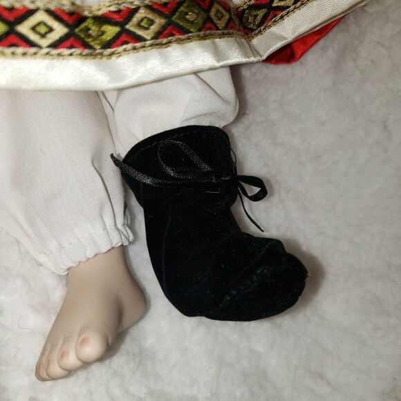 Kathy Hippensteel Porcelain Doll - Picture 9 of 10